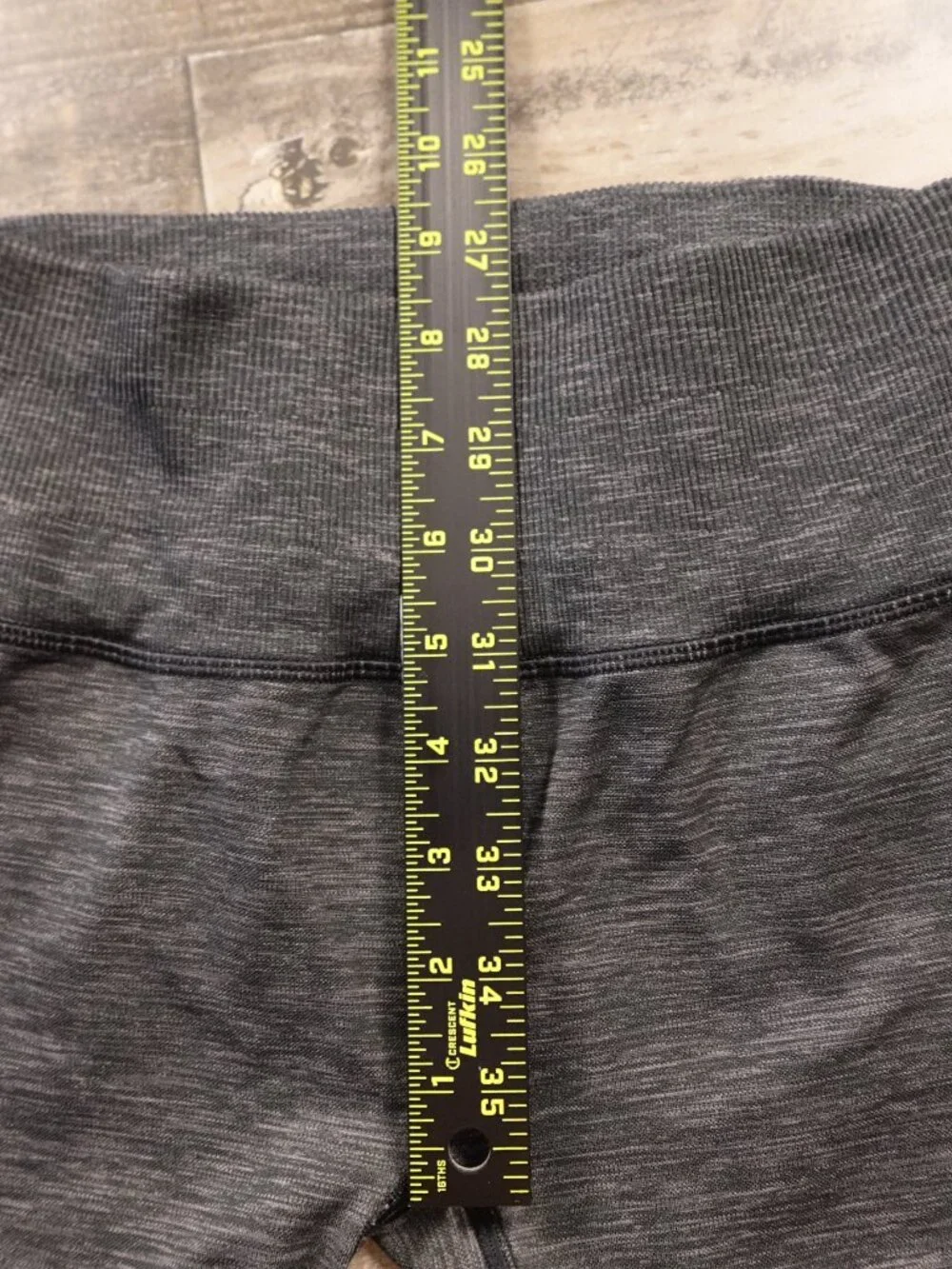 Lululemon Textured Leggings‎ Women’s Size 4 Gray Mid Rise Athletic 27